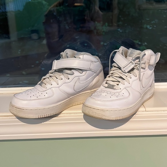 Nike Air Force 1 07 Size 8 - Picture 5 of 8